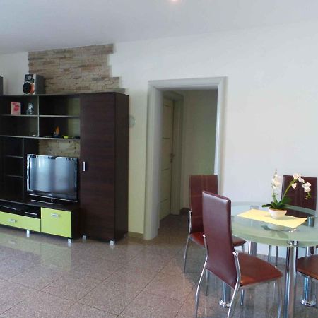 Holiday Home In Malinska/Insel Krk 13031 Eksteriør bilde